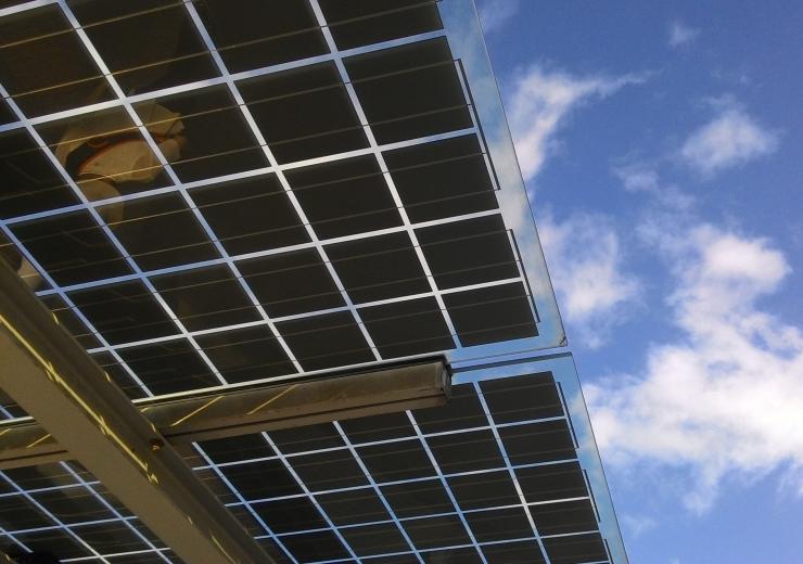 PV-Carport mit Doppelglas PV Modulen